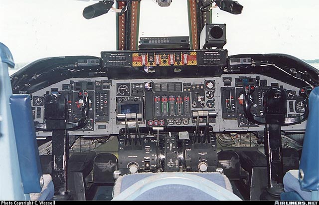 cockpit001