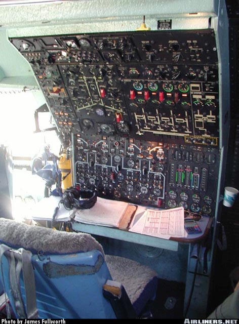 cockpit003