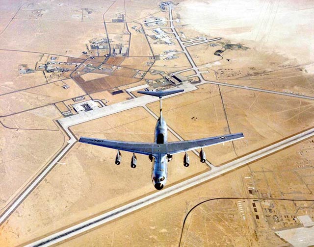 3-6-2002-9-8-c-141a_starlifter_test_flight_over_edwards_afb_