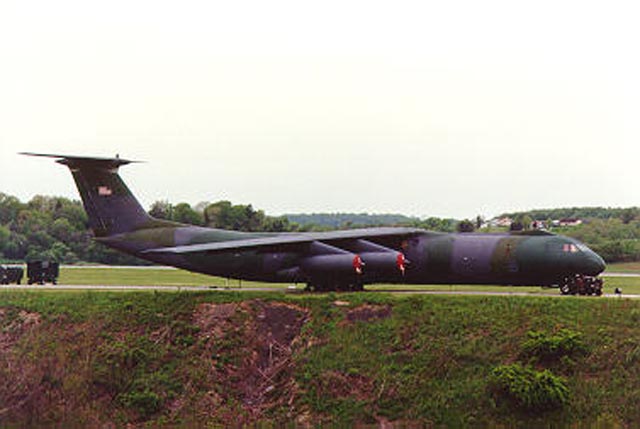 westmoreland_county_airshow_c141b1